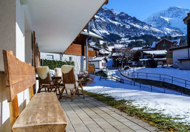 Ferienwohnung in Wengen - Chalet Bergrose 1 Ferienwohnung in Wengen - Chalet Bergrose 1